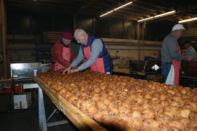 Oliebollenactie 2008mannenkoorbaktzebruin001