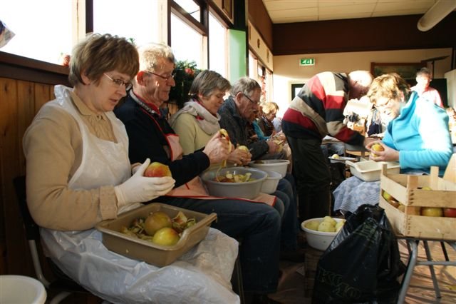 Oliebollenactie 2008mannenkoorzanglust023